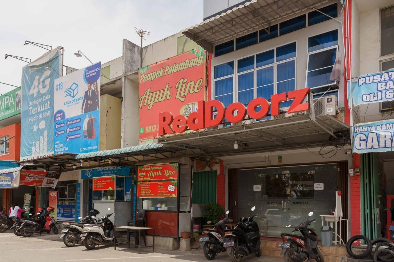 Hotel Reddoorz Near Plaza Botania 1 Batam